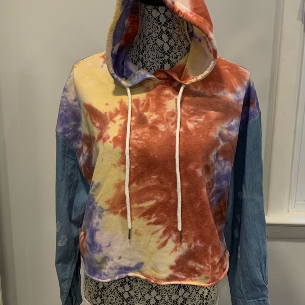 Like an Angel Tie-Dye Cropped Hooded Sweatshirt
